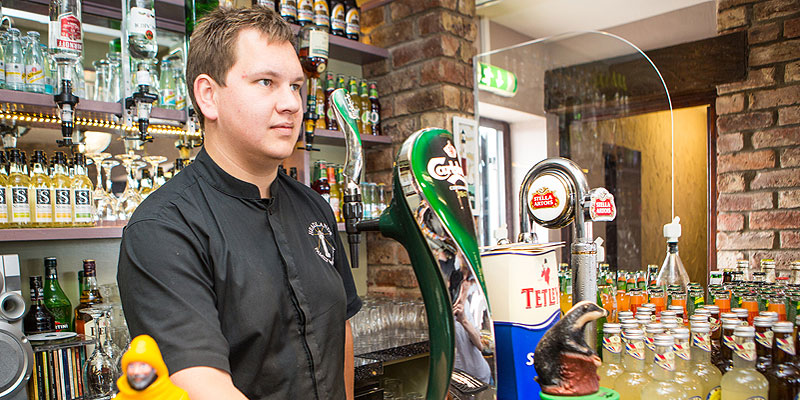 Hot & Cold Drinks and Drinks from our Licenced Bar - Teas, Coffees, Hot Chocolate, Milk Shakes, Soft Drinks, Alcoholic Drinks